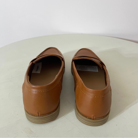Old navy Faux-Leather Penny Loafer Shoes for Women - Picture 6 of 15